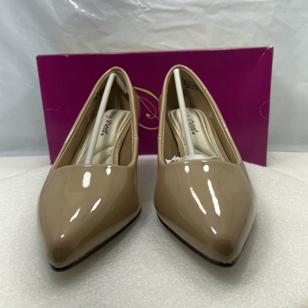 Easy Street Pointe Dress Pump, Nude Patent, Women Size 7.5W Item#863